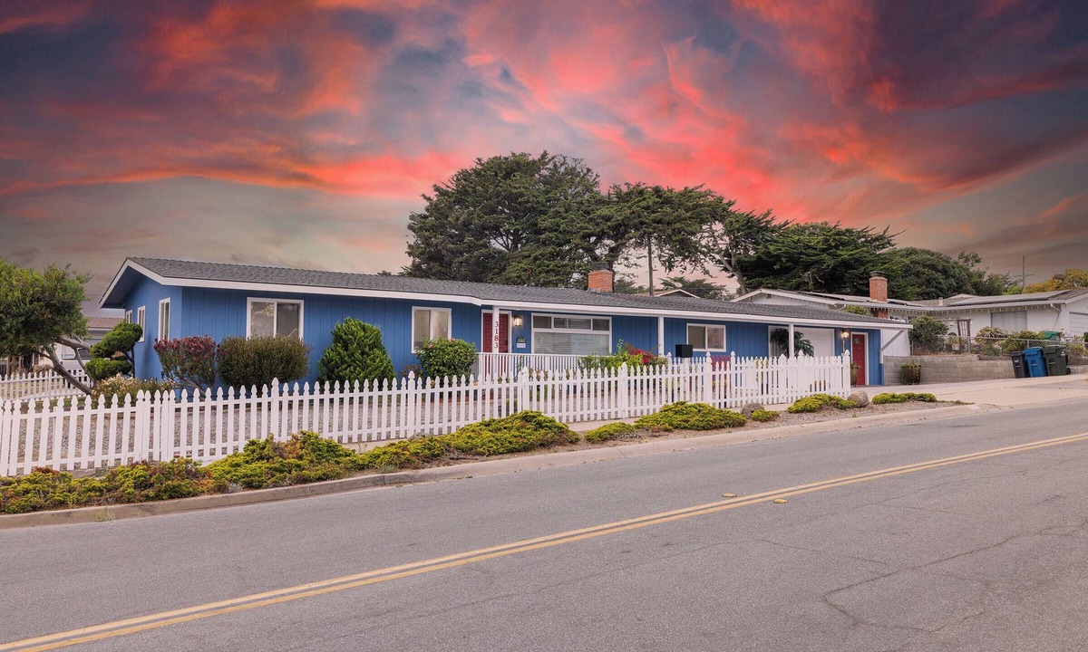 Marina House | Spacious 4-bedroom house in delightful Marina with WiFi