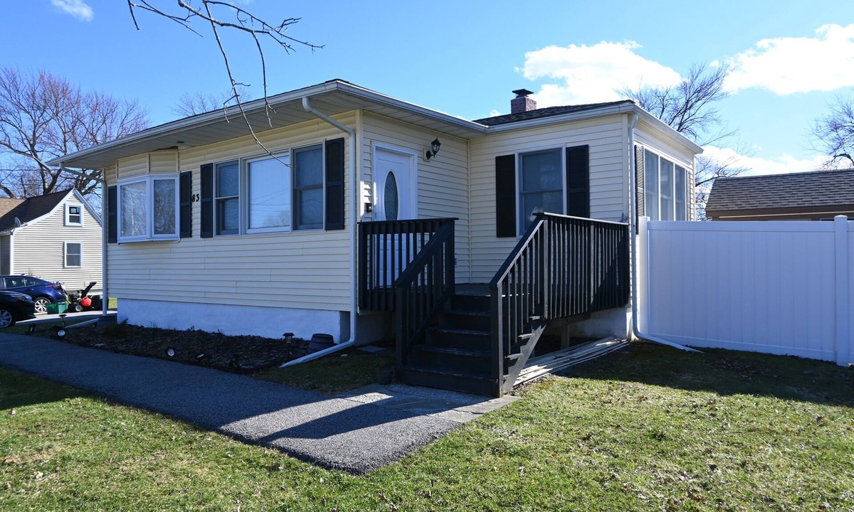 Walton Park House | Spacious 4-bedroom house in awesome Monroe with cool comfort