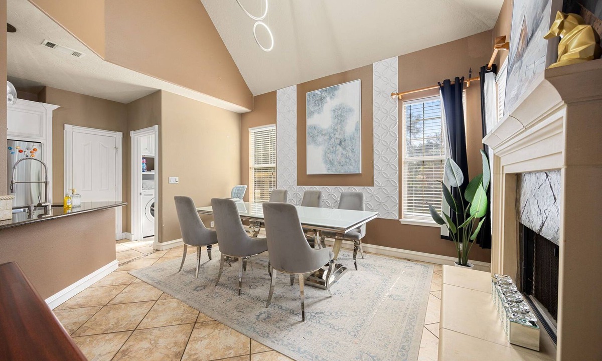 Spring House | Spacious 4-bedroom house with Pool