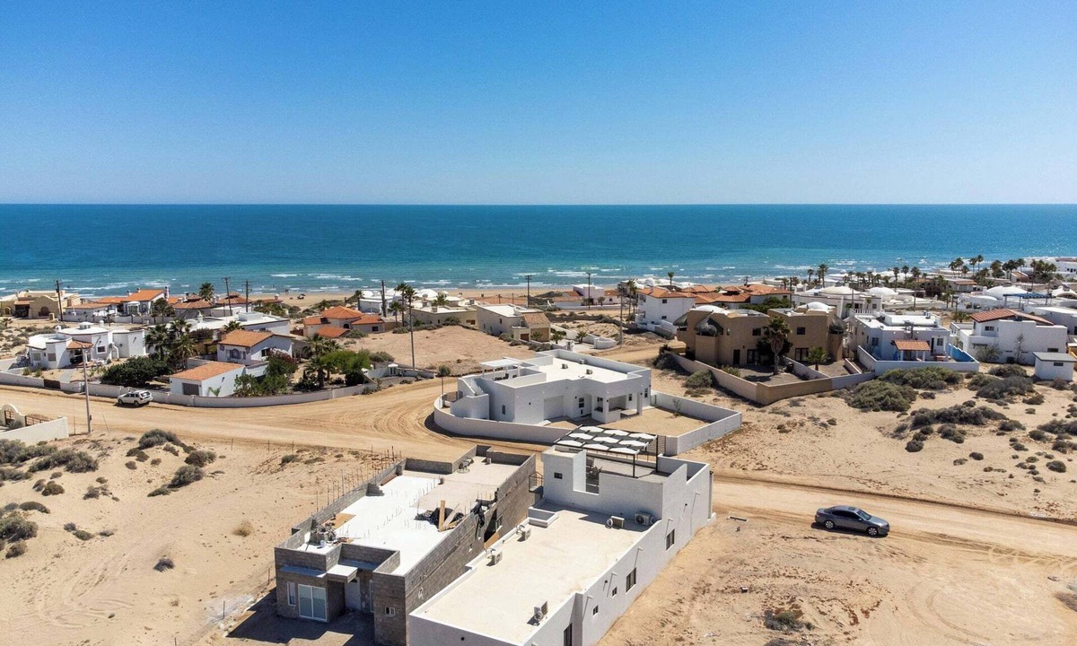 Las Conchas House | Spacious 4-bedroom house in marvelous Las Conchas with AC, WiFi
