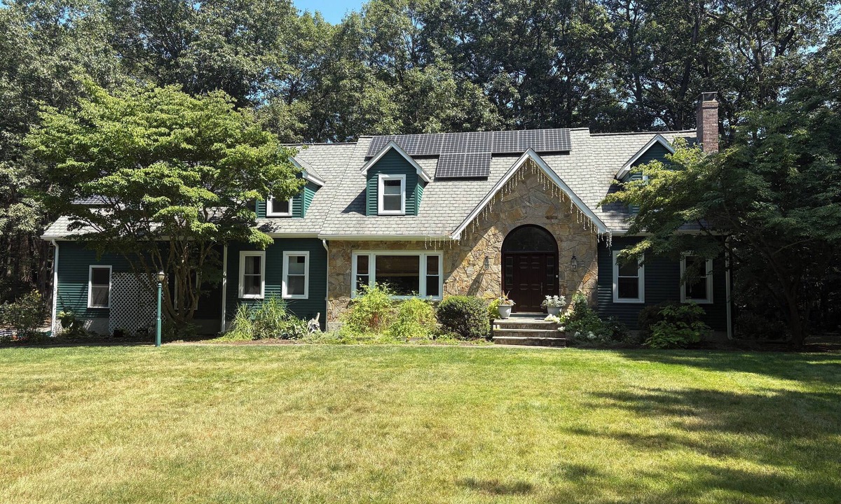 Norfolk House | Spacious 4-Bedroom Norfolk Home, 20-Min Walk to Gillette Stadium