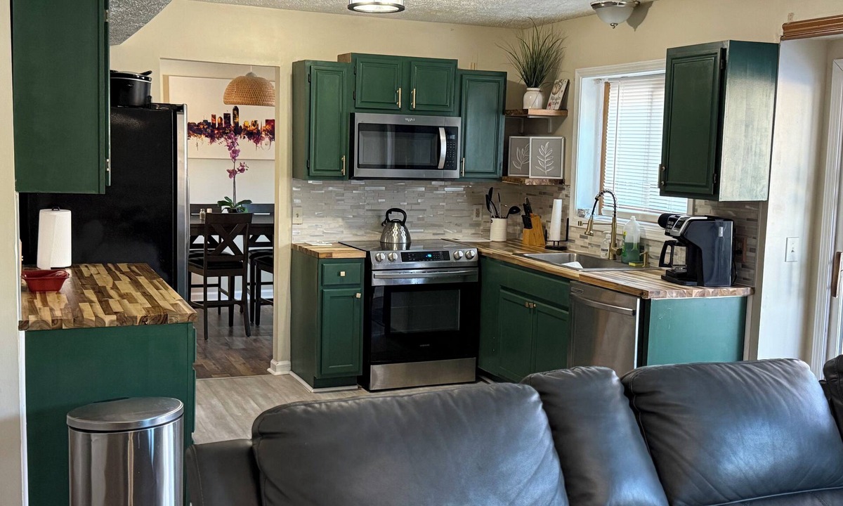 Pike House | Spacious 4-bedroom house with WiFi, AC in brilliant Indianapolis