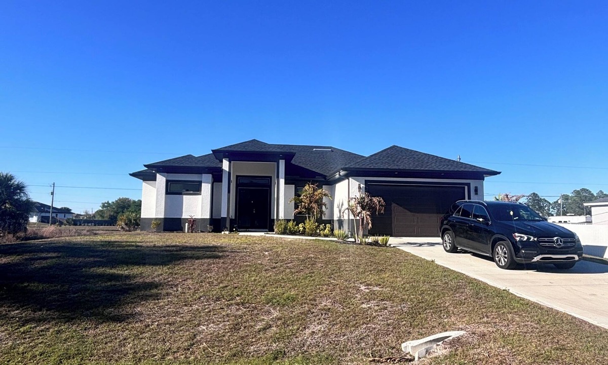 Harris House | Spacious 4-bedroom tranquil escape Lehigh Acres Near the Forum