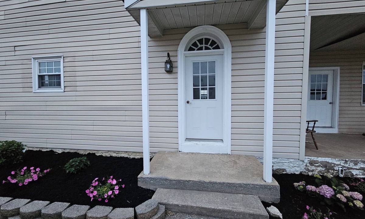 Mifflinburg House | Spacious 4-bedroom Farmhouse with inground pool in Mifflinburg, Pennsylvania