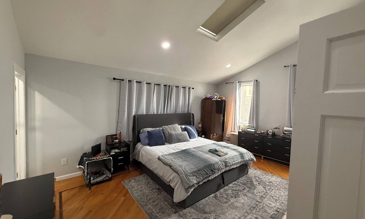 North Bergen Apartment | Spacious 4-bedroom apartment with AC, fitness room in wonderful North Bergen