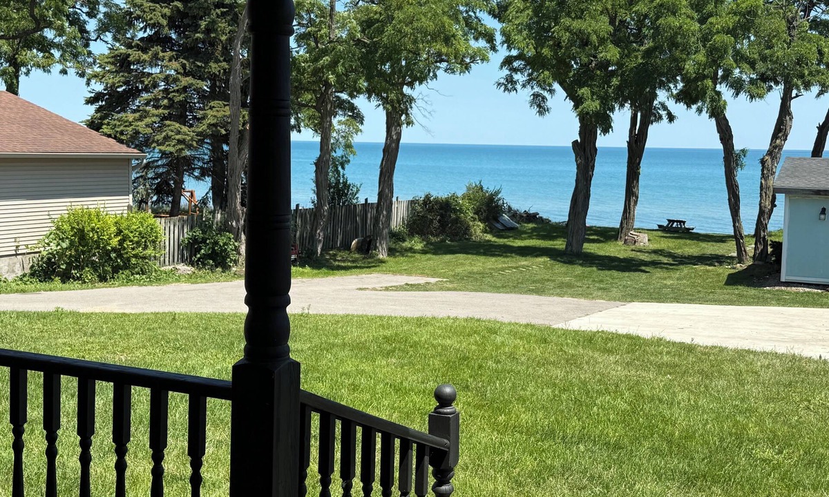 Lakeport House | Spacious 4-beds South of Lexington AC, Sandy Private Beach Handicap accessible