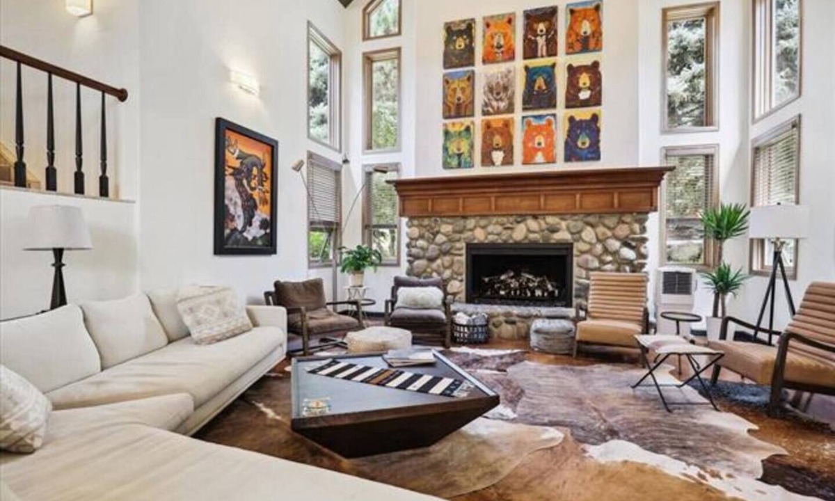 Durango House | Spacious 4-BR Family Retreat with Hot Tub in the heart of Animas Valley!