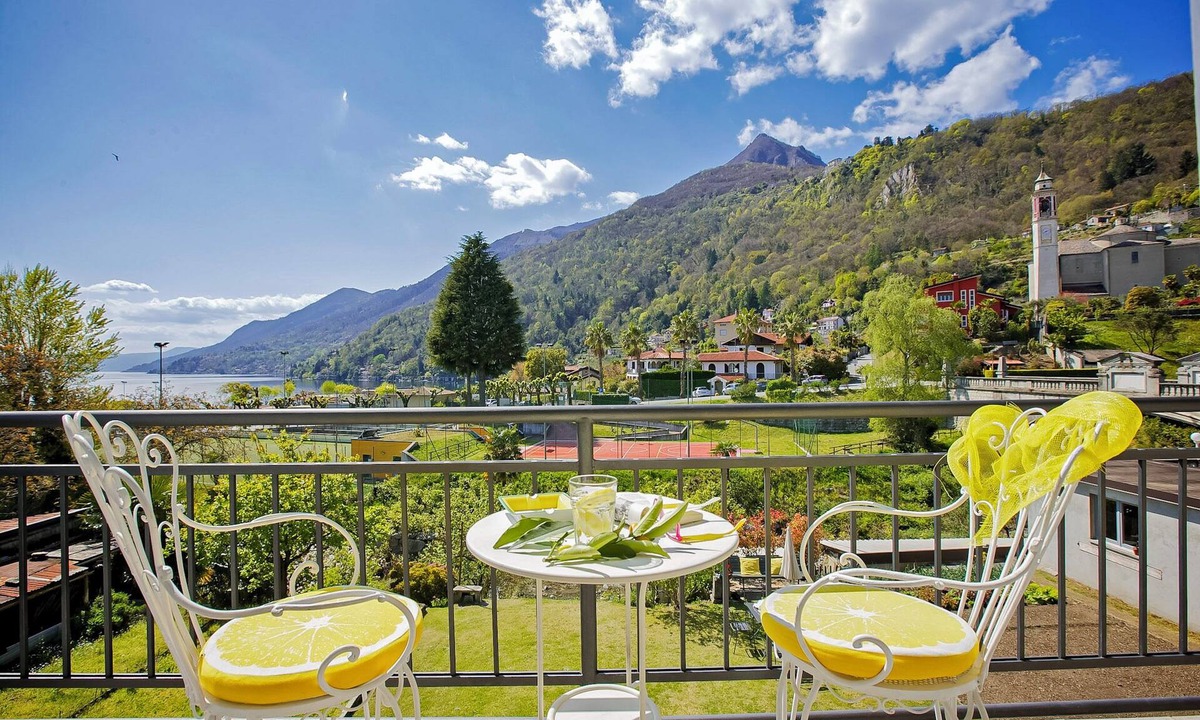 Cannero Riviera Apartment | Spacious 4½-room apartment with garden with barbecue and balcony