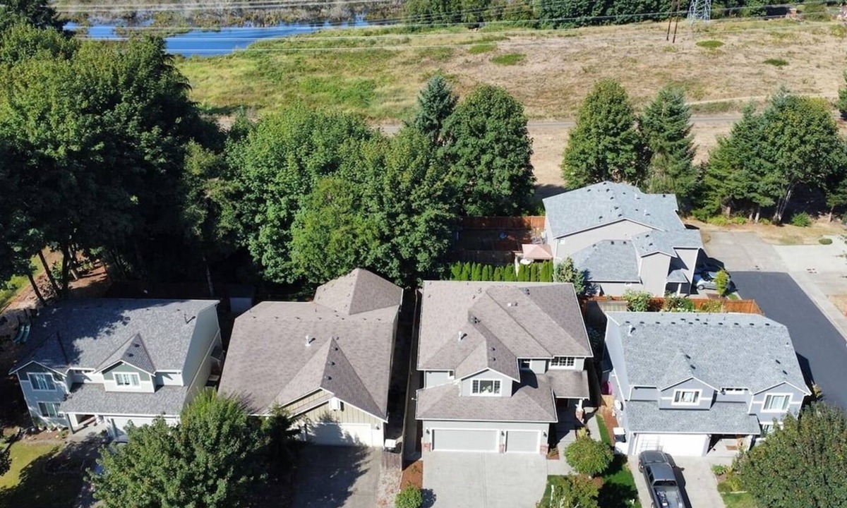 Olympia House | Spacious 4Bedroom 3Bath Getaway