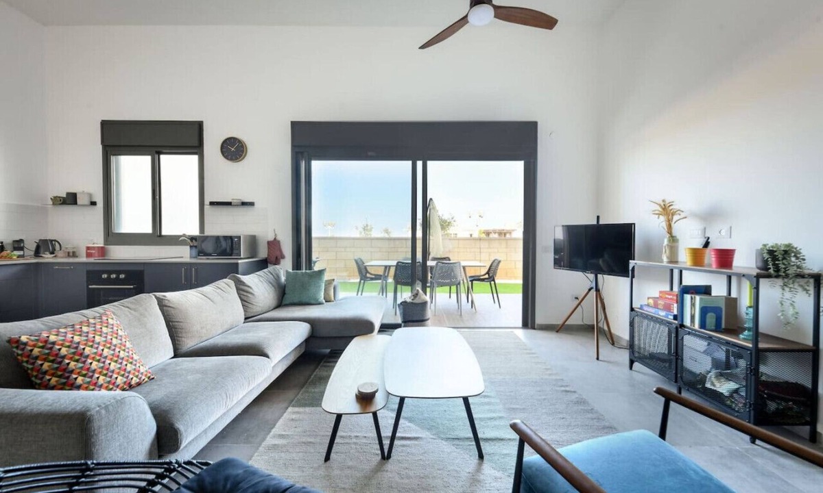 Nahariya Apartment | Spacious 4BR Holiday by Sea N' Rent