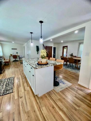 Minden House | Spacious 4BR home w 2BA, a workspace & king bed!