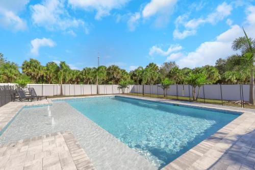 Rural Estates House | Spacious 4BR Home with Heated Pool & Pickleball Court