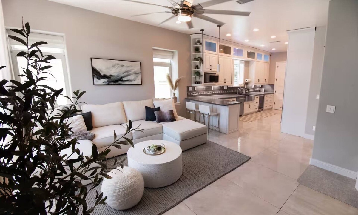 Downtown Sacramento House | Spacious 4BR Midtown Home - Perfect for Big Groups