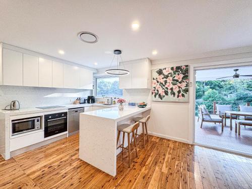 West Ryde Apartment | Spacious 4BR Near Eastwood - Sleeps 9 - Free Parking