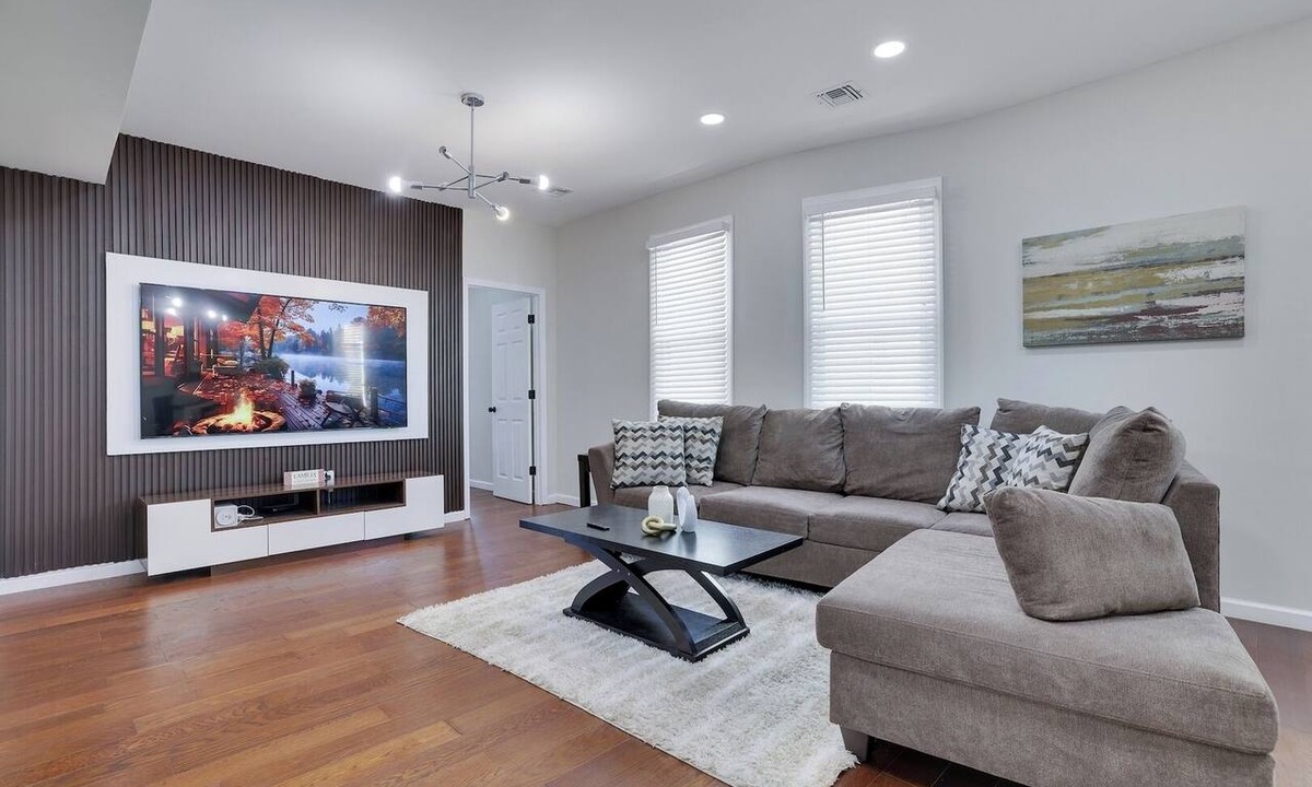 Weequahic Apartment | Spacious 4BR Newark Home – Family and Comfort