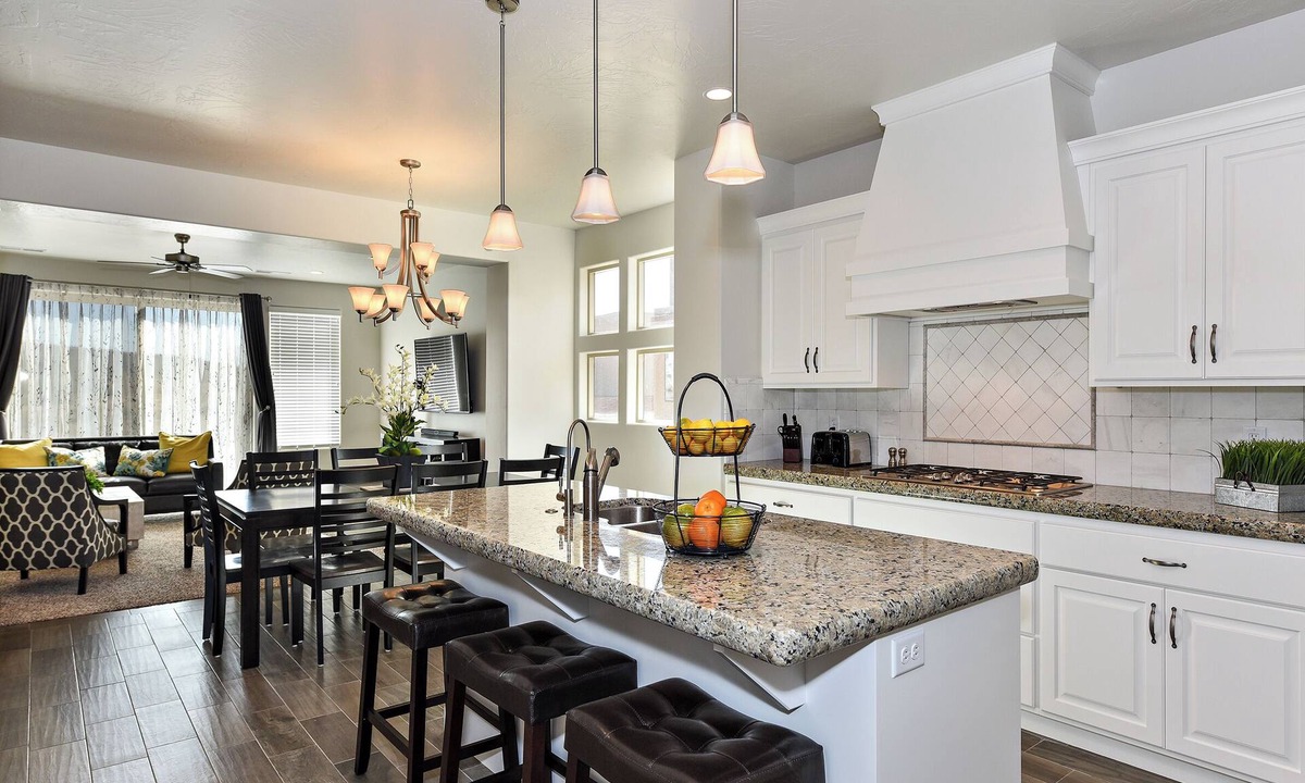 St. George Villa | Spacious 4BR on the 9th - Overlooks Pool & Courts