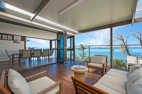 Taren Point House | Spacious 4BR Riverfront Getaway in Taren Point