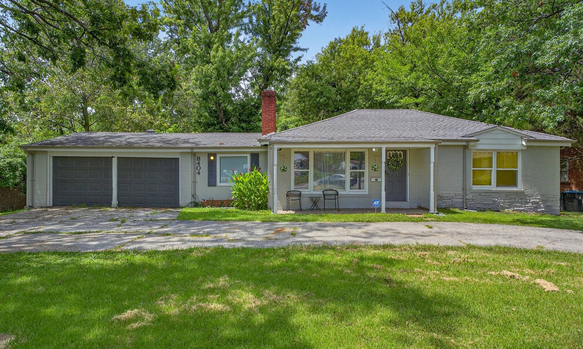 St. Louis House | Spacious 4BR St. Louis Retreat Near Airport, Zoo & Downtown w/Firepit