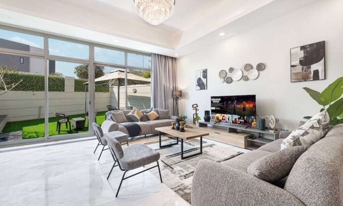 Dubai Villa | Spacious 4BR Villa in Al Furjan, Private Garden ,Ideal for Families & Long Stays