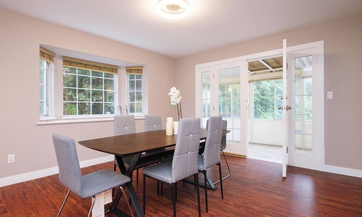 Oakridge House | Spacious 4BR w/Ensuites Mins to Downtown YVR UBC