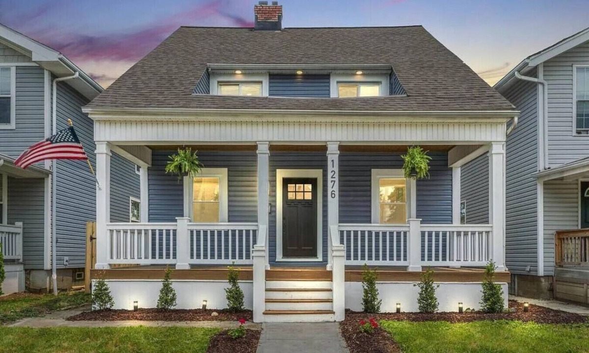 Weinland Park House | Spacious 4BR w/Game Room & Yard Walk to OSU