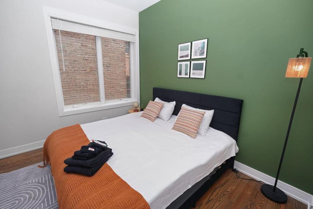 University Village / Little Italy Apartment | Spacious 4BR West Loop Retreat with Optional Parking