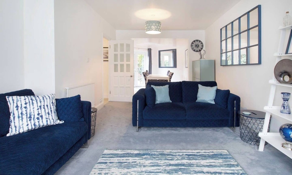 Oxford House | Spacious 5 bed, 3 bathroom, Oxford City Oasis with free Parking for up to 4 cars