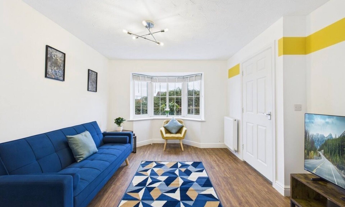 Corby House | Spacious 5 Bed 3 Baths Contractor Hub Parking Fast Wi-Fi Smart TV's - Corby