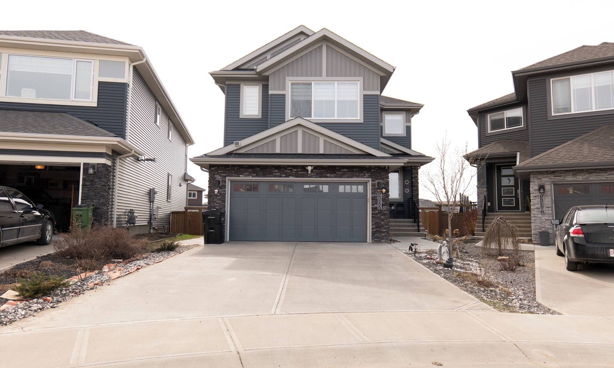 Southeast Edmonton House | Spacious 5-Bed Retreat Family-Ready Sleeps 12