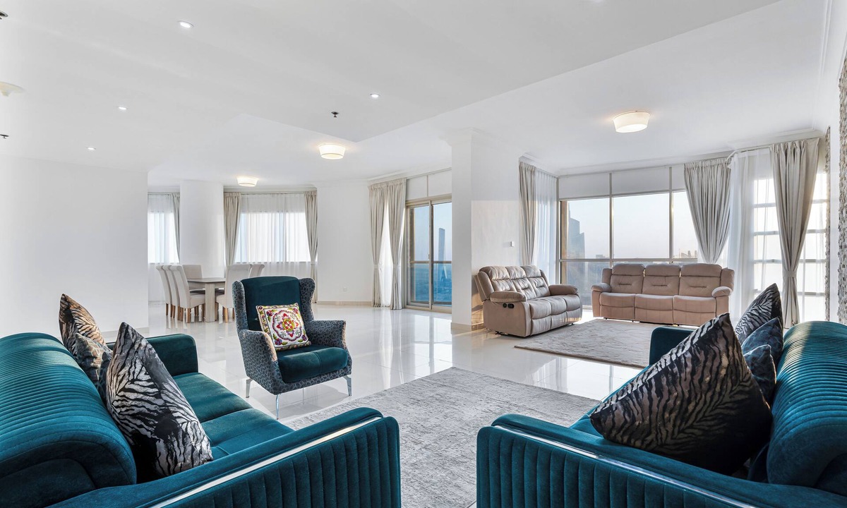 Jumeirah Lake Towers Apartment | Spacious 5 Bed W/Skyline Views from 4 Balconies!