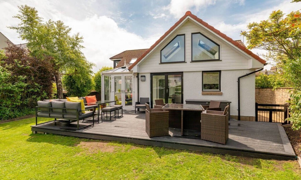 Crail Cottage | Spacious 5‑Bedroom Crail Coastal Home with Garden, Parking, Games Room & Walk to Harbour