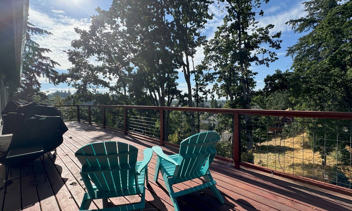 Silverton House | Spacious 5-bedroom house in charming Silverton, Family Friendly