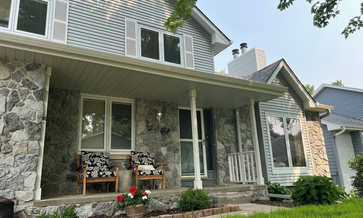 Bellevue House | Spacious 5-bedroom house with WiFi, AC in charming Bellevue