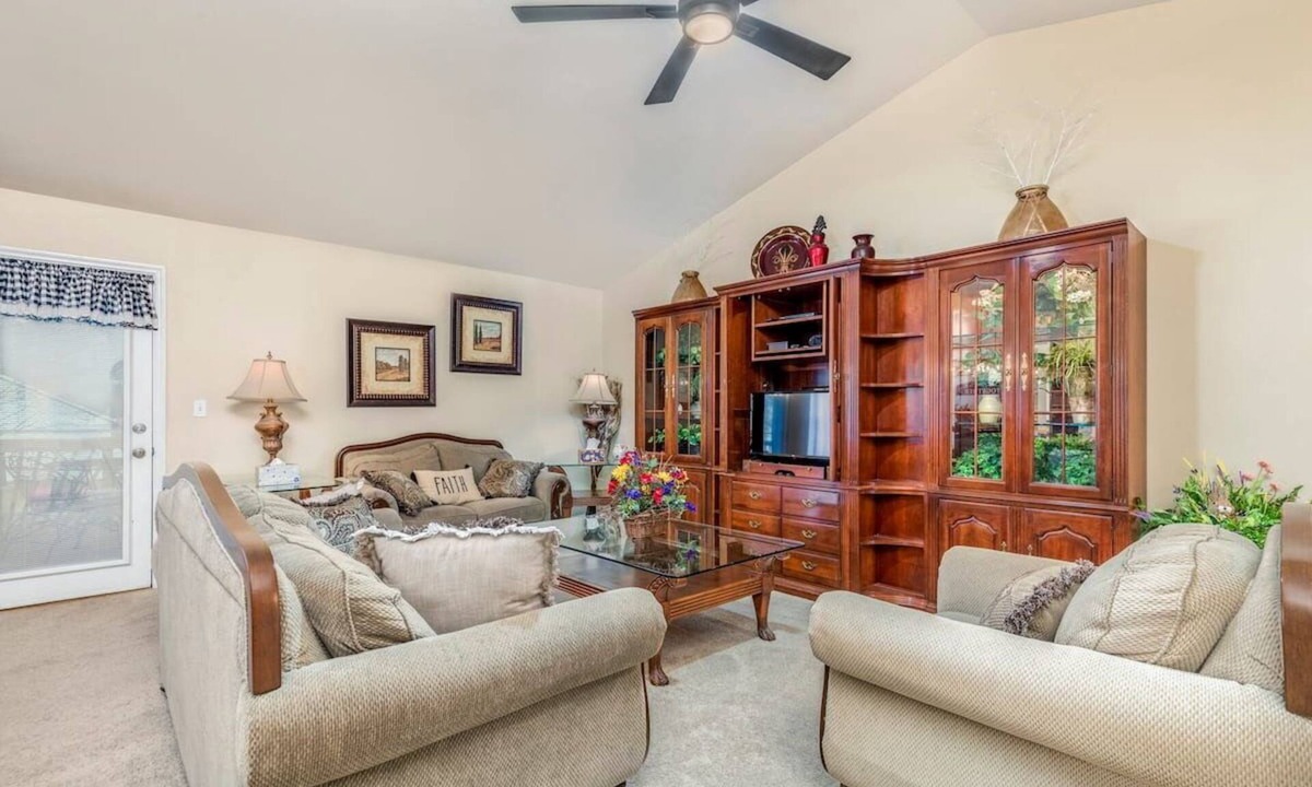 O'Fallon House | Spacious 5-bedroom house in serene O'Fallon with AC