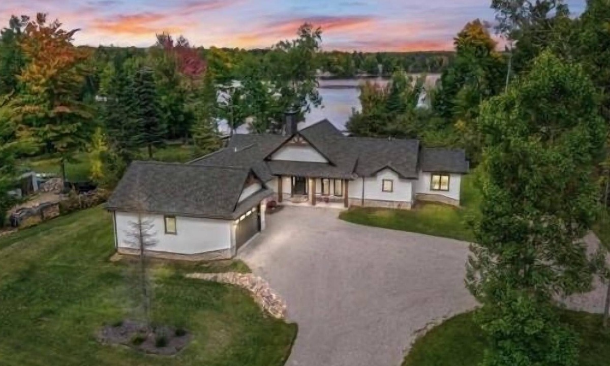 Townsend House | Spacious 5-bedroom house in lovely Townsend thats guaranteed to please everyone