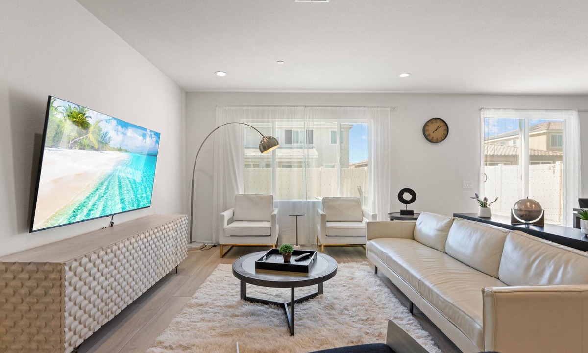 Sun City House | Spacious 5-bedroom house with AC｜The Elegant Retreat on Chance Dr #42474