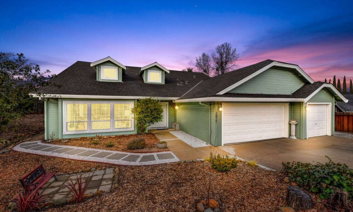 Cameron Park House | Spacious 5-Bedroom Cameron Park Vacation Rental Near Lake Tahoe