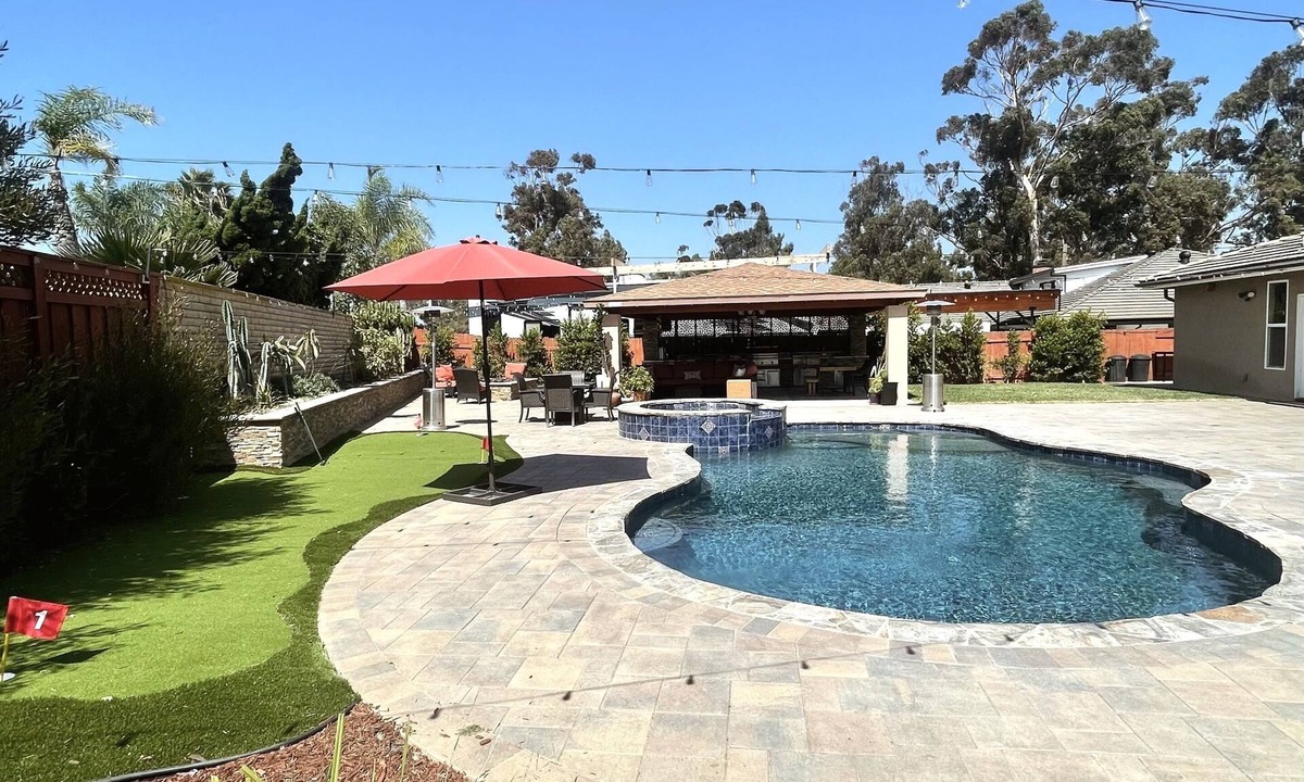 Lincoln Acres House | Spacious 5-bedroom estate in San Diego with Pool, Jacuzzi, and Mini Golf