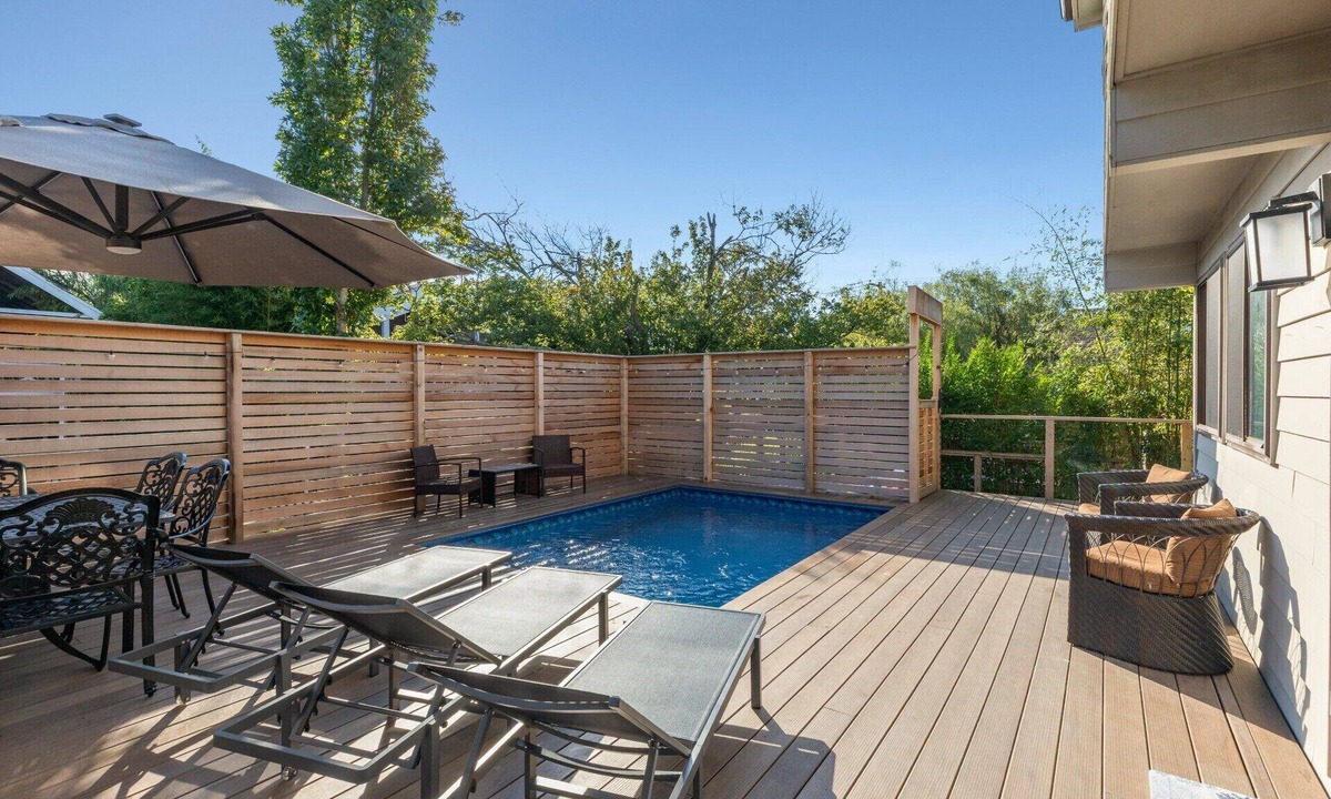 Ocean Beach House | Spacious 5-bedroom house in Ocean Beach with Heated Saltwater Pool!
