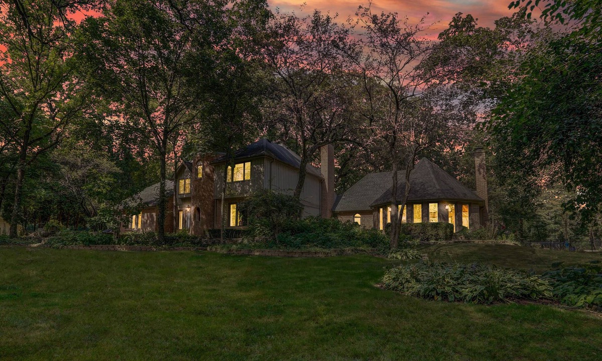 St. Charles House | Spacious 5bd/5bth house w/Pool, Hot Tub, Sauna