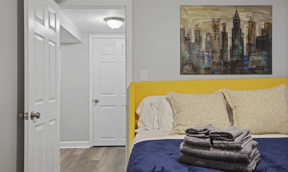 Berwyn House | Spacious 5BR 2BA Berwyn Home