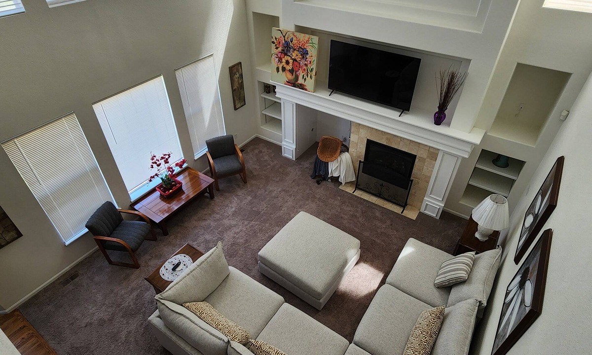 Canterberry Crossing House | Spacious 5BR Retreat by Trails Pet-Friendly