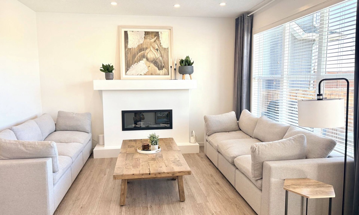 Southeast Calgary House | Spacious 5BR Retreat w/Hot Tub, Fire Pit, Gym & Movie Room