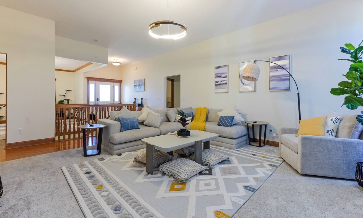 Johnston House | Spacious 5BR Retreat w/Beautiful Views,3 King 2 Full 1 Queen bed, AC in Johnston