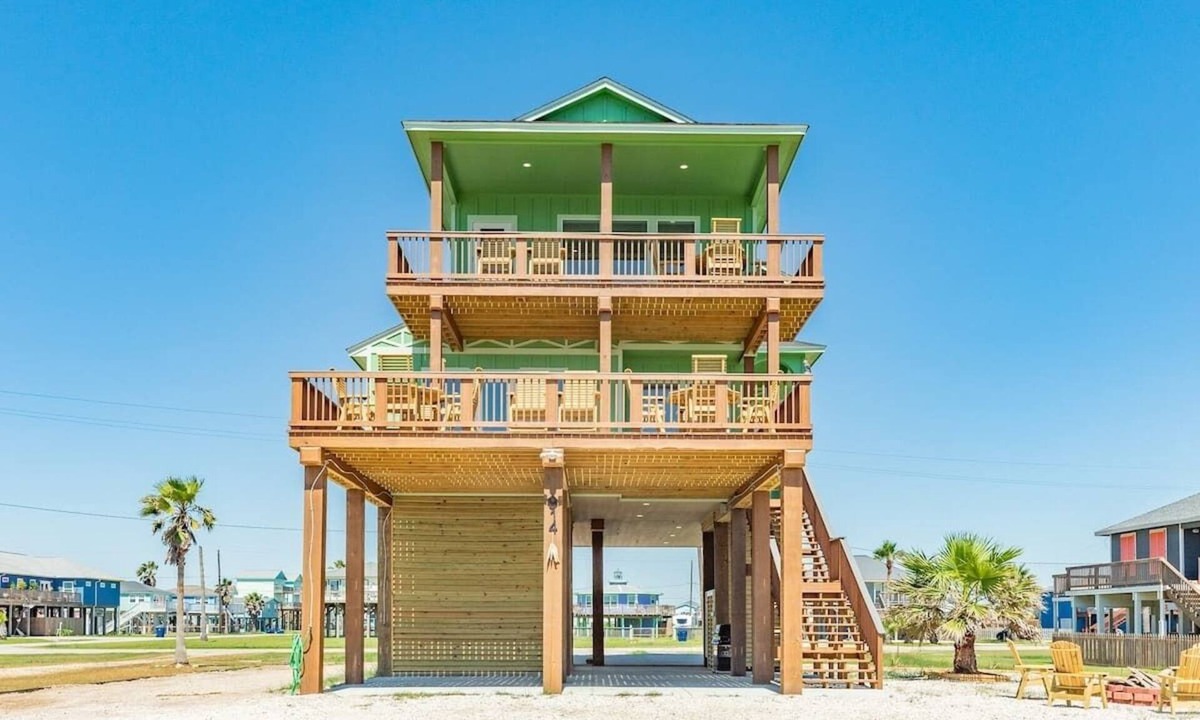 Surfside Beach House | Spacious 5BR Surfside Retreat Steps From Beach