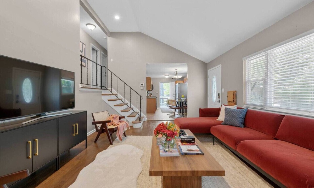 Columbus House | Spacious 5BR w/Firepit + Deck | Near OSU + More