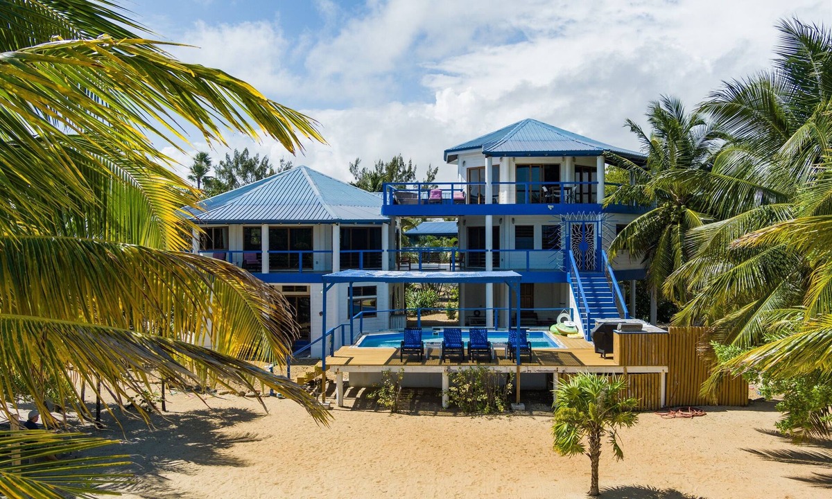 Caribbean Way Villa | Spacious 6-Bed Villa, Private Pool, on the Beach!