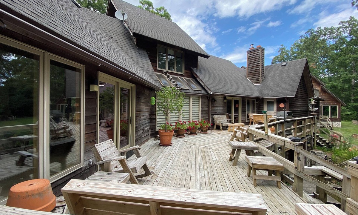 Jenkins House | Spacious 6-bedroom house on 25 acres in the Ozarks w/hot tub and private trail!