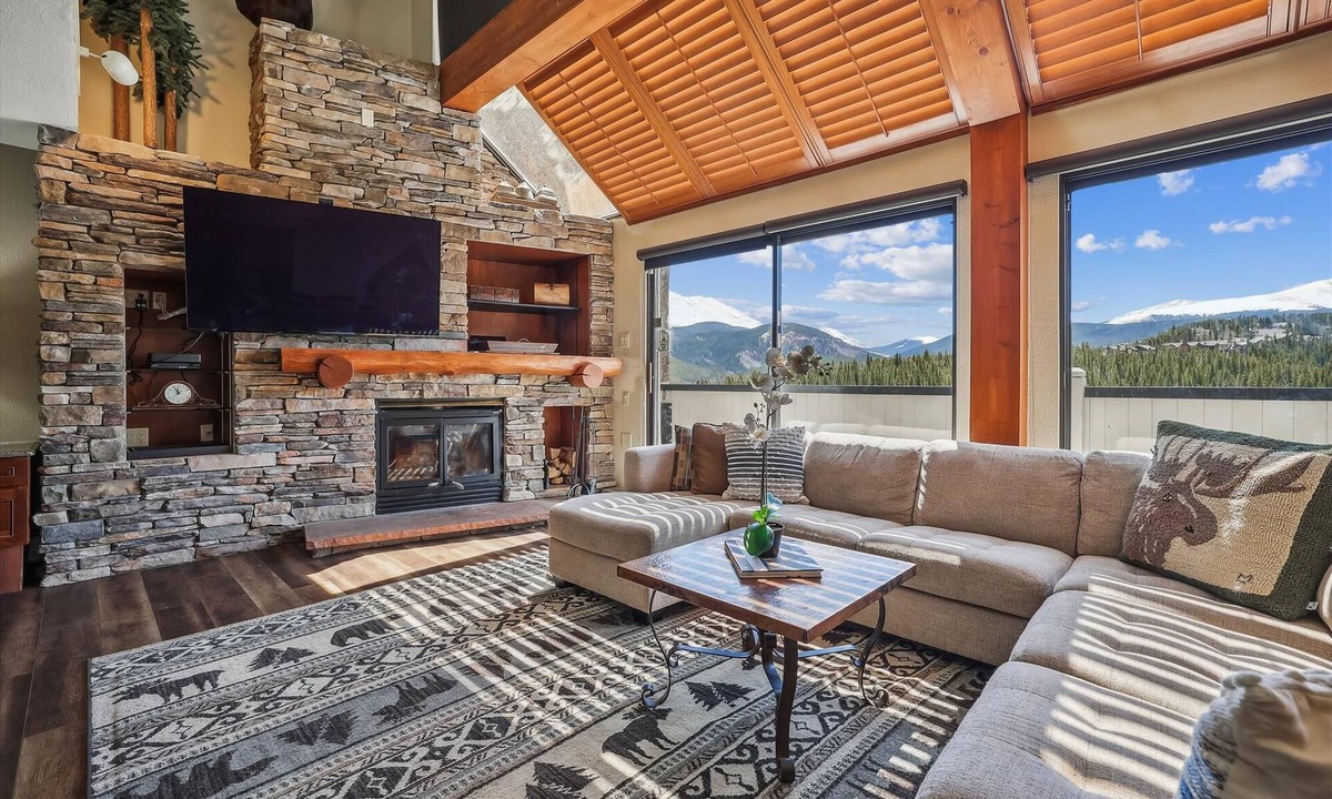 Peak 9 Condo | Spacious 6BR in Breckenridge with great views at Beaver Run Black Diamond Penthouse!