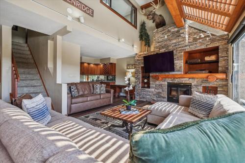 Peak 9 Apartment | Spacious 6BR in Breckenridge with ski area views at Beaver Run Black Diamond Penthouse!
